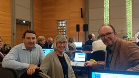 Foto (v.l.n.r): Steffen Flicker, Bettina Faber-Ruffing, Marcus Leitschuh